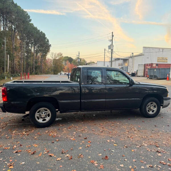 2003 Chevrolet Silverado 1500 LS photo 5