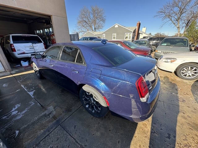 2017 Chrysler 300