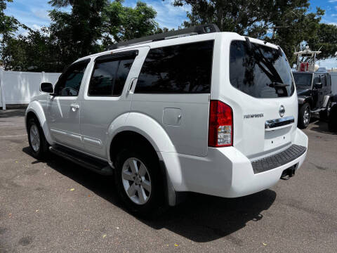 2011 Nissan Pathfinder SV