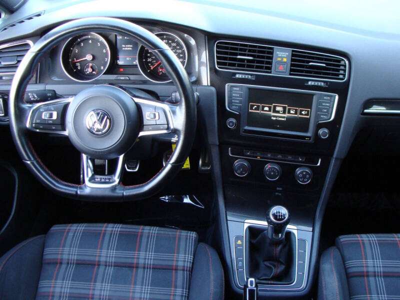 2017 Volkswagen Golf GTI S