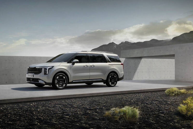 2025 Kia Carnival LX