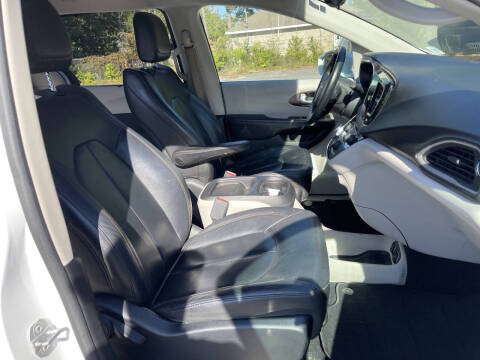 2017 Chrysler Pacifica Touring Plus