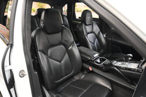 2016 Porsche Cayenne GTS