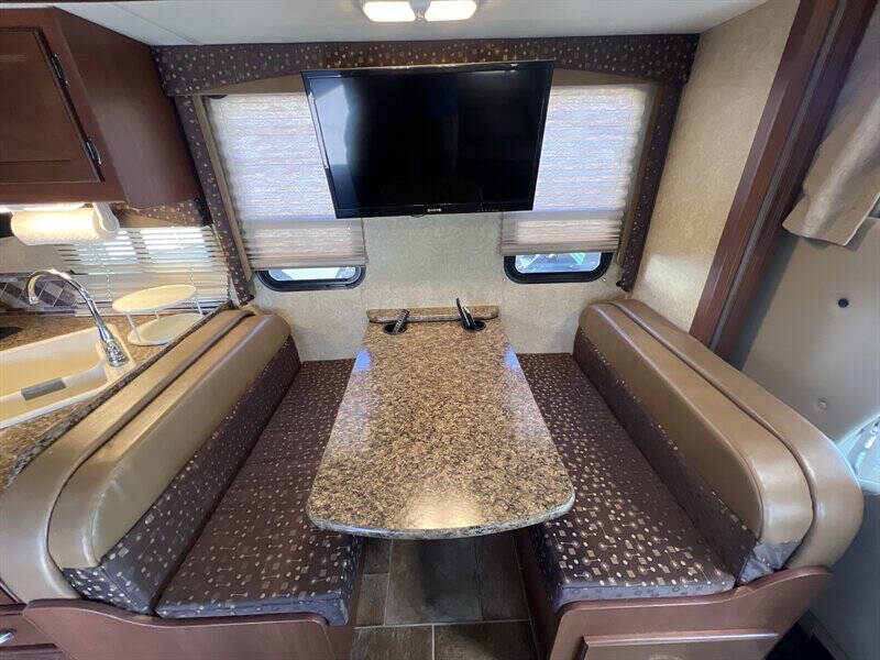 2014 Ford E-Series E-450 SD