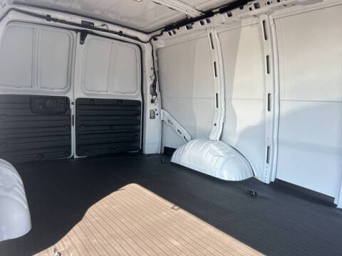 2025 Chevrolet Express 2500