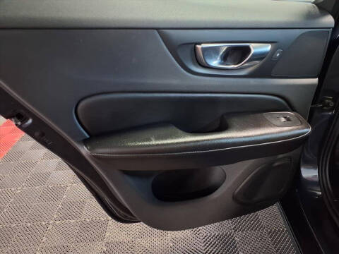 2022 Volvo S60 B5 Momentum