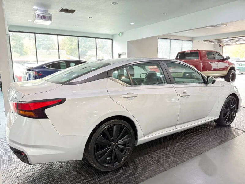 2022 Nissan Altima 2.5 SR