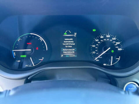 2022 Toyota Sienna LE 8-Passenger