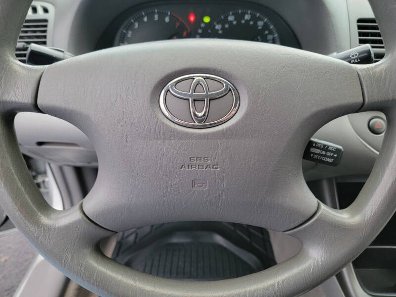 2004 Toyota Camry LE