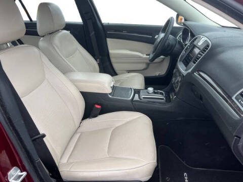 2022 Chrysler 300 Touring L