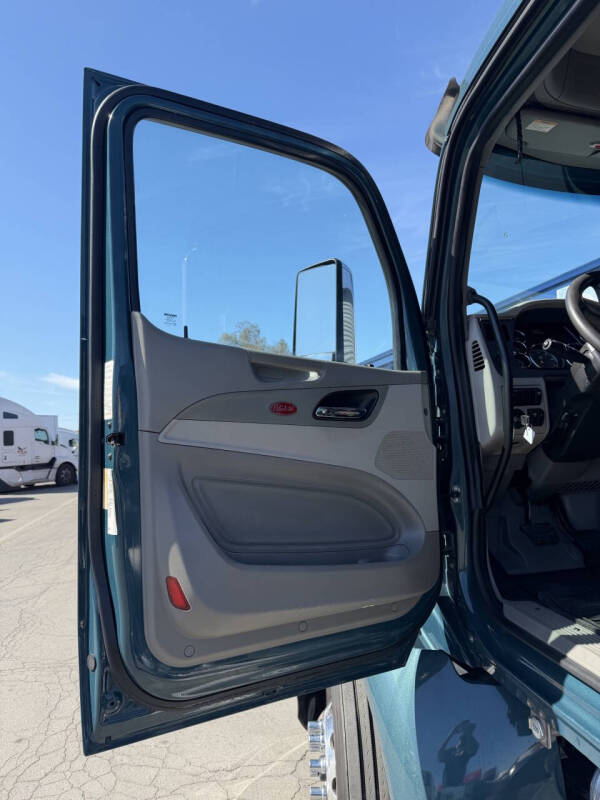 2021 Peterbilt 579