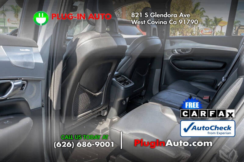 2016 Volvo XC90 T6 Momentum