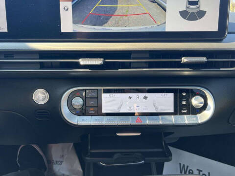2025 Genesis GV60 Standard