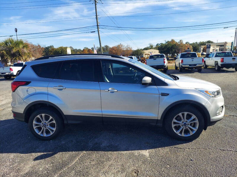 2019 Ford Escape SEL photo 4