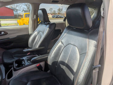 2017 Chrysler Pacifica Touring-L Plus