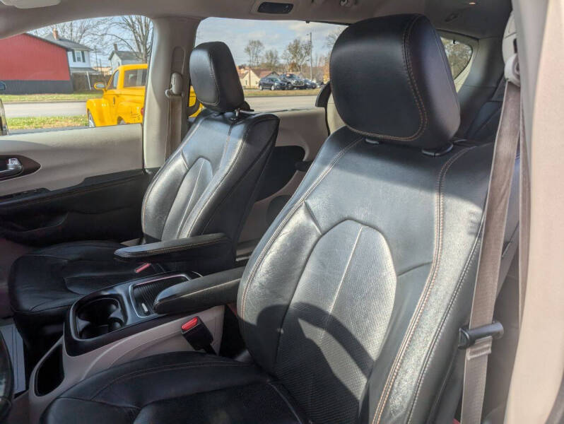 2017 Chrysler Pacifica Touring-L Plus