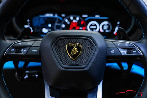 2025 Lamborghini Urus SE