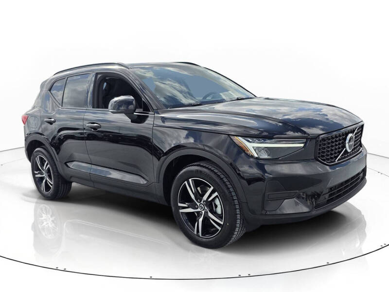 2026 Volvo XC40 B5 Core