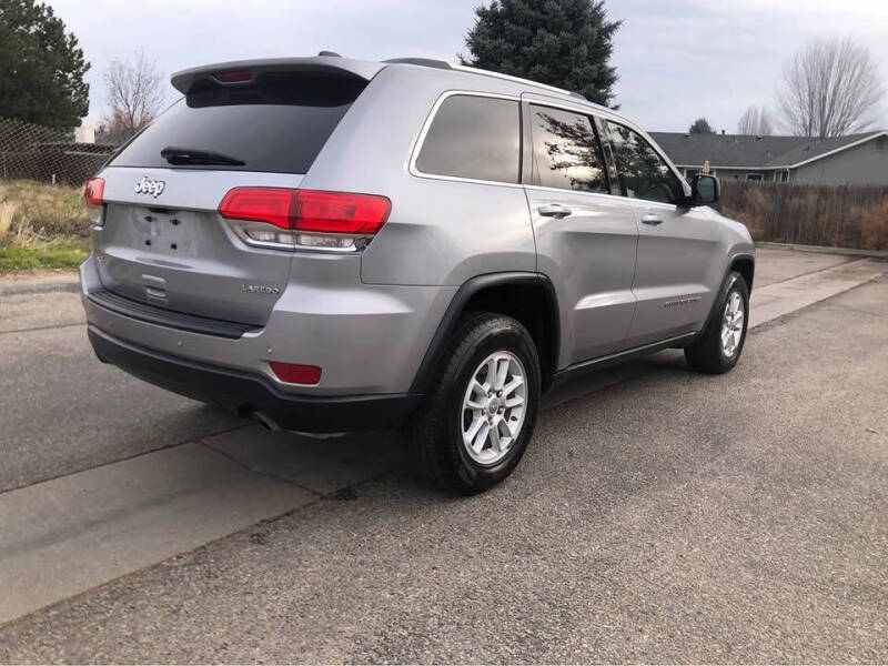2019 Jeep Grand Cherokee Laredo