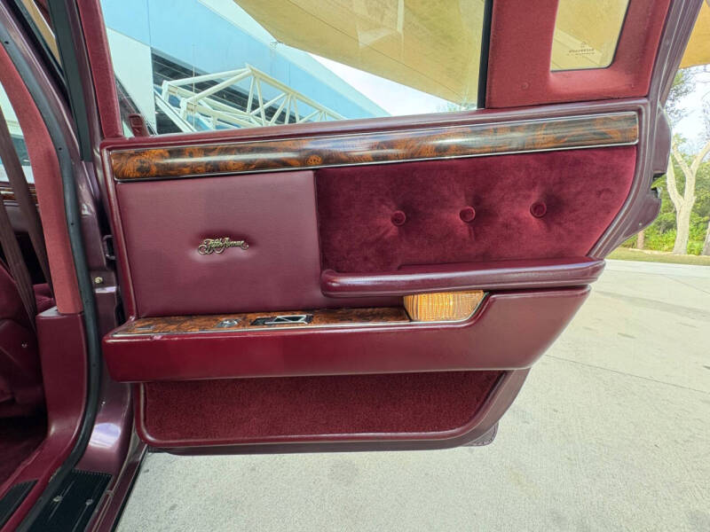 1990 Chrysler New Yorker