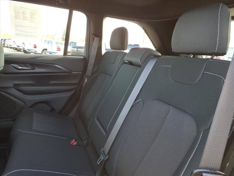 2024 Jeep Grand Cherokee Laredo X