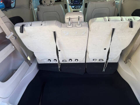 2017 Chrysler Pacifica Touring-L Plus