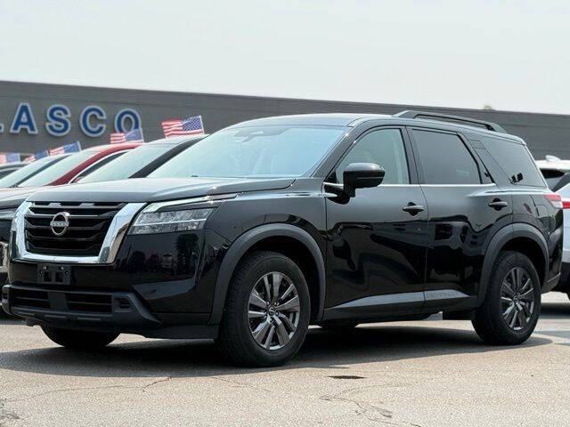 2022 Nissan Pathfinder SV