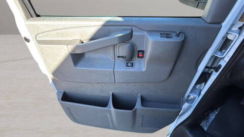 2025 Chevrolet Express LT 3500