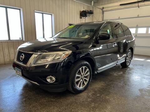 2013 Nissan Pathfinder for sale at Sand's Auto Sales in Cambridge MN