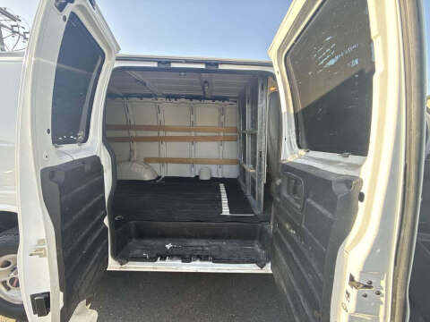 2017 GMC Savana 2500