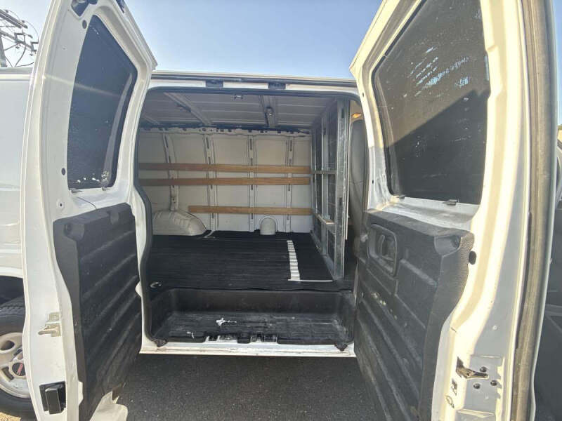 2017 GMC Savana 2500