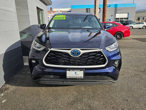 2023 Toyota Highlander Hybrid XLE