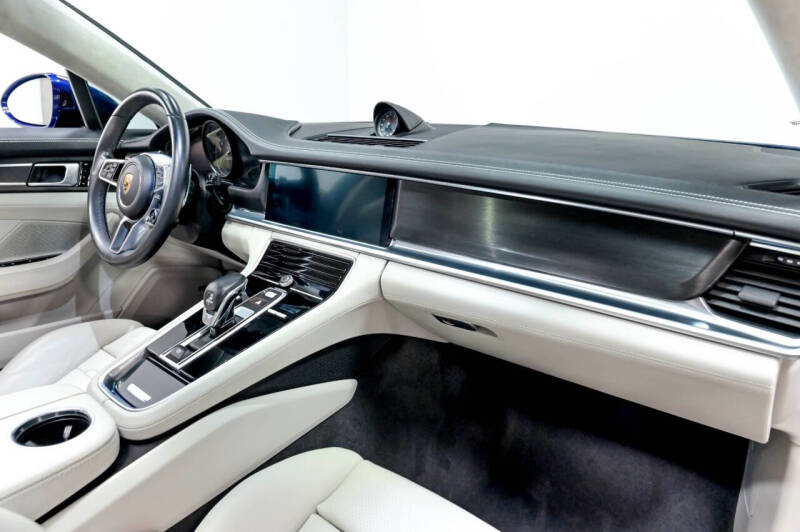 2020 Porsche Panamera GTS
