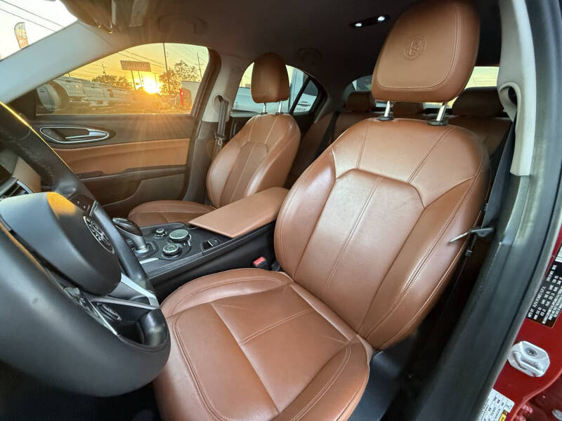 2019 Alfa Romeo Giulia Sport