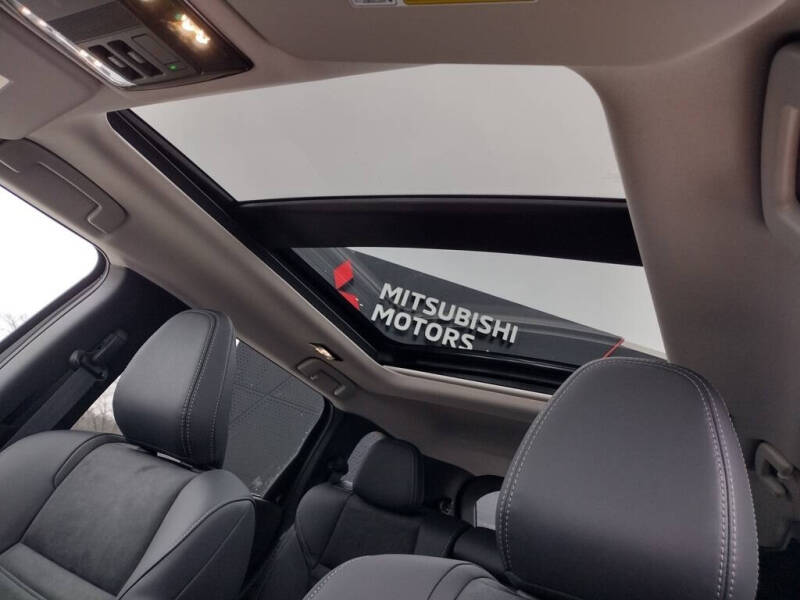 2026 Mitsubishi Outlander SE