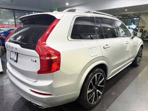 2018 Volvo XC90 T6 Momentum