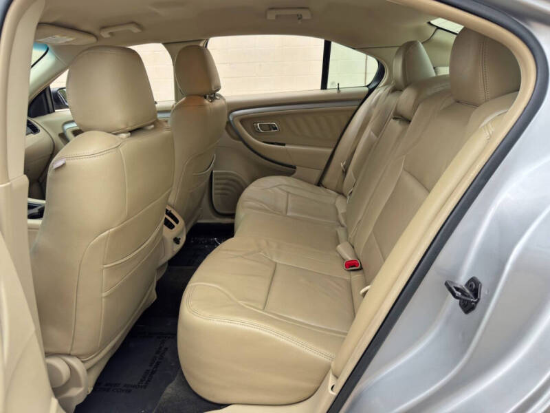 2015 Ford Taurus