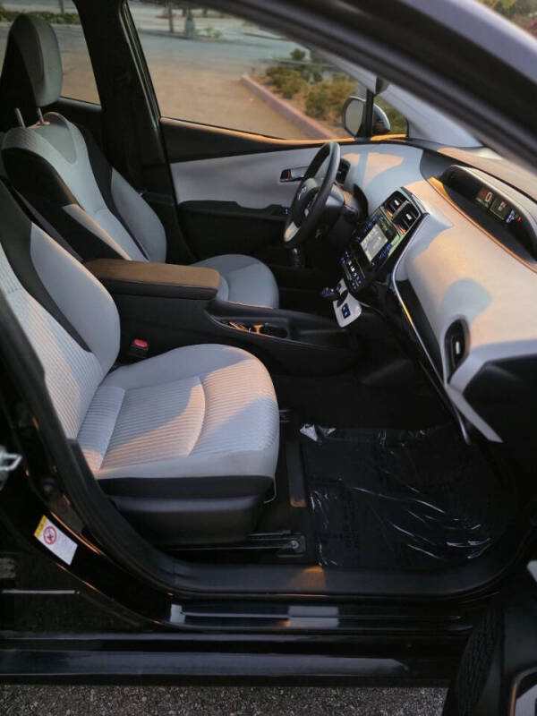 2017 Toyota Prius Two
