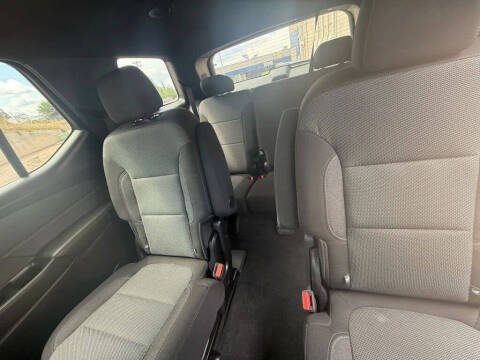 2022 Chevrolet Traverse LT Cloth