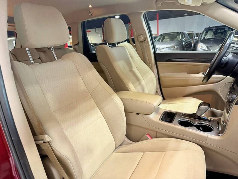 2019 Jeep Grand Cherokee Laredo E