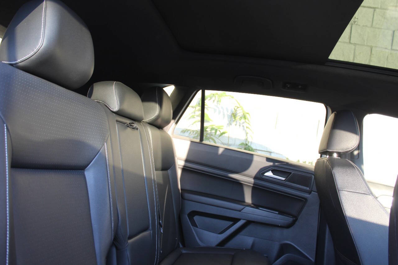 VolkswagenAtlas Cross Sport14