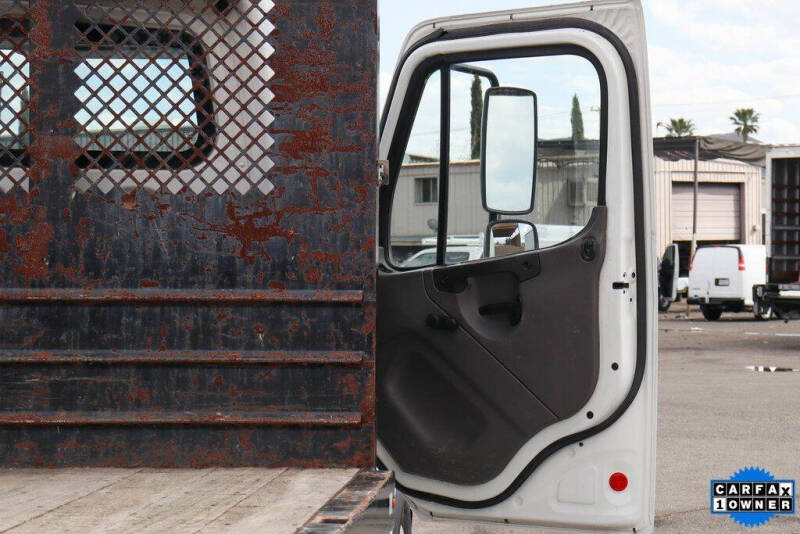 2019 Freightliner M2 106