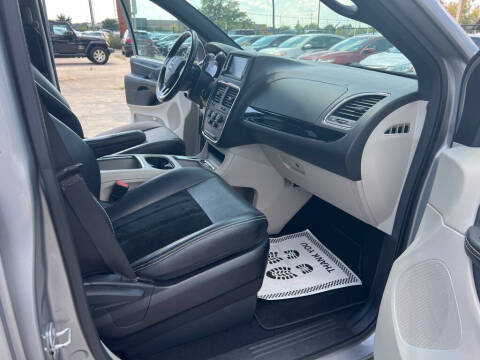 2016 Dodge Grand Caravan SXT Plus