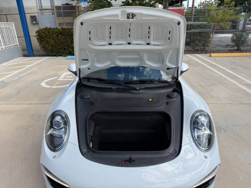 2015 Porsche 911 Carrera 4S