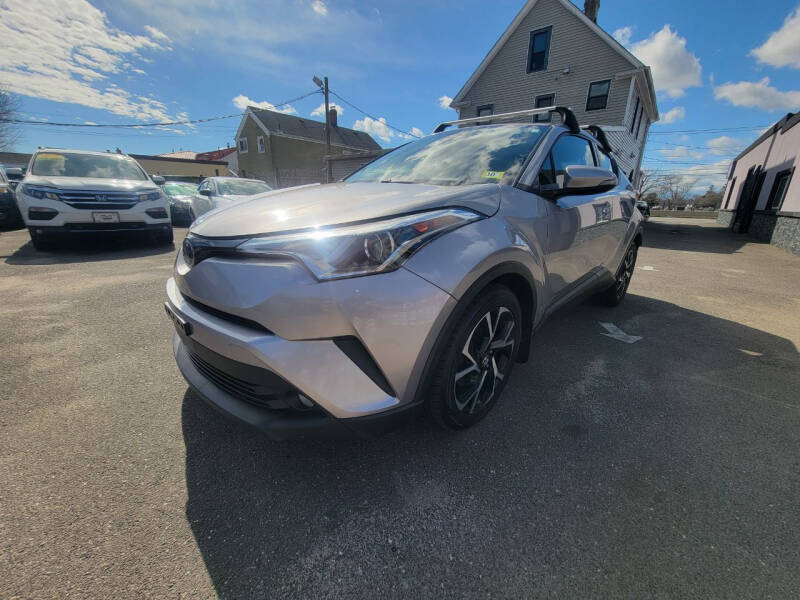 2018 Toyota C-HR XLE Premium photo 2