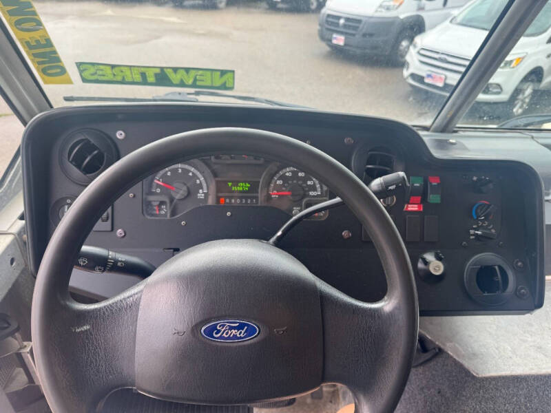 2013 Ford E-Series E-350 SD