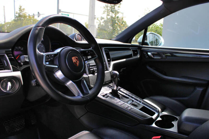 2016 Porsche Macan S