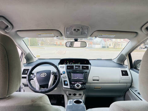 2012 Toyota Prius v Five