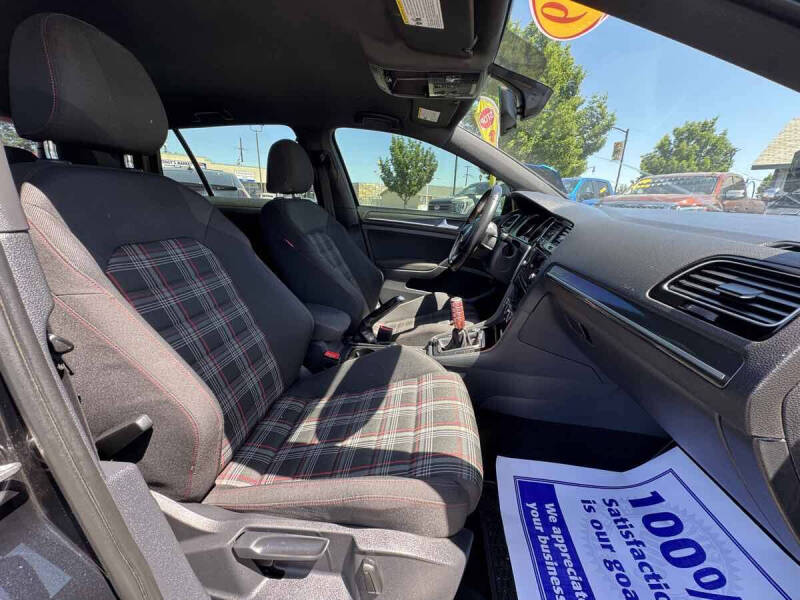 2019 Volkswagen Golf GTI S