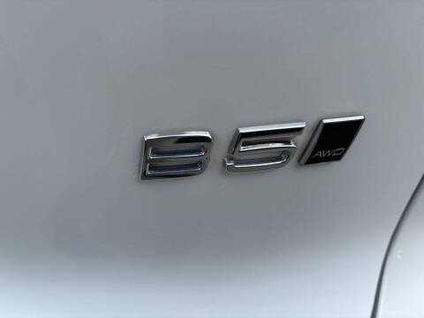 2023 Volvo XC40 B5 Plus Bright Theme